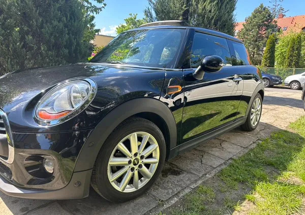 mini wrocław MINI ONE cena 42500 przebieg: 137000, rok produkcji 2016 z Wrocław